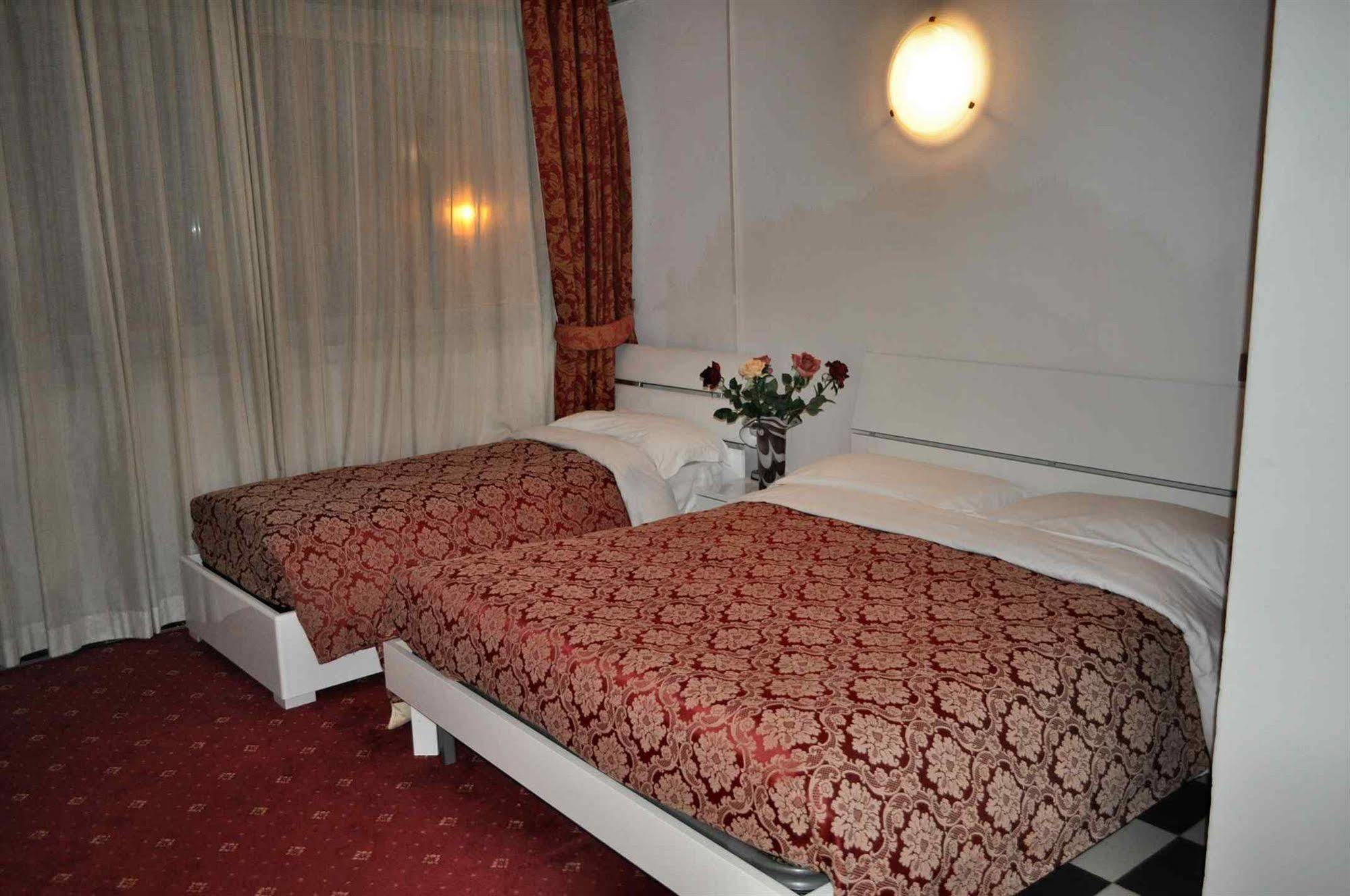 Hotel Giulietta E Romeo Casal Palocco Zewnętrze zdjęcie